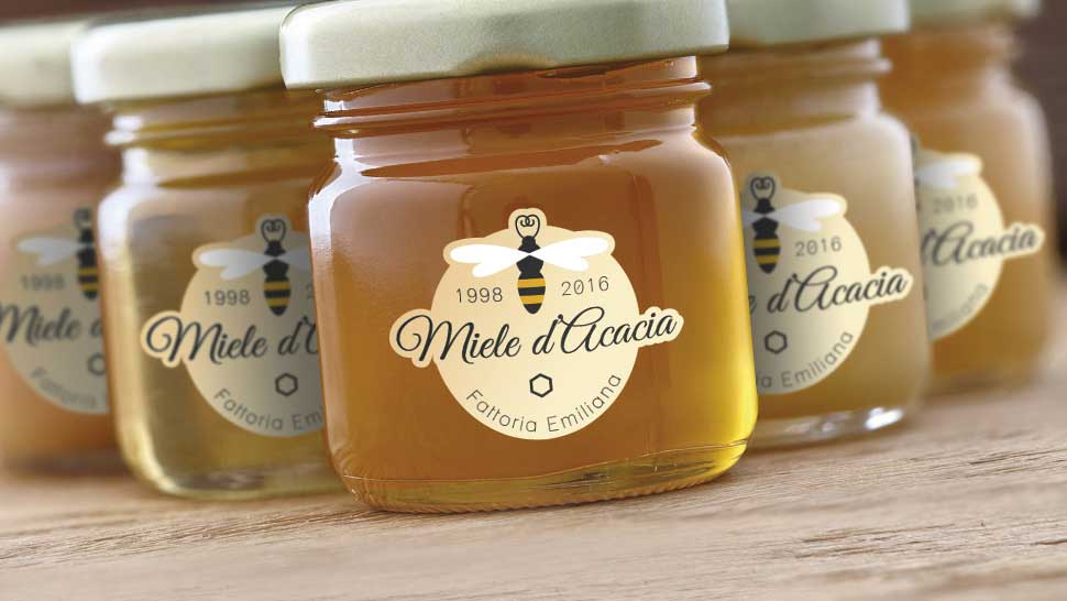 Etichettatura vasetti di miele