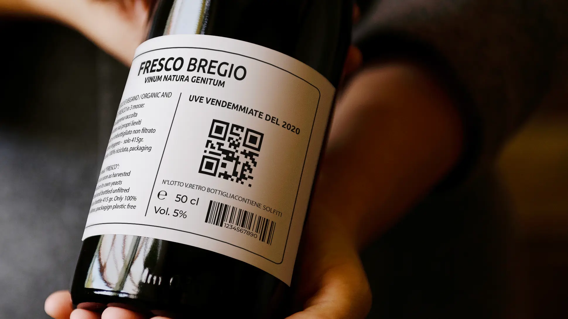 Etichettatura accurata vino